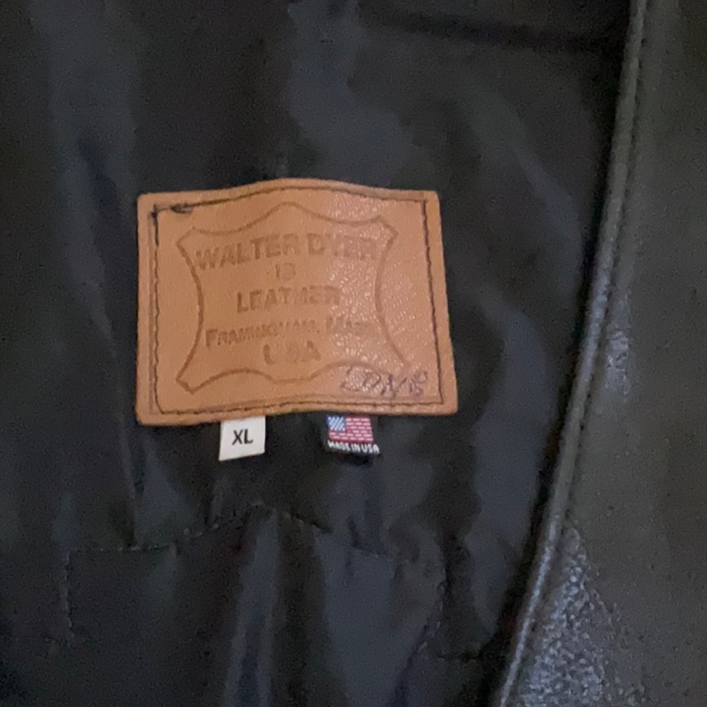 Walter Dyer Genuine Leather Biker Vest with Buffalo Nickel Snaps - Picture 5 of 14